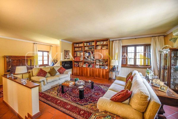 casa indipendente in vendita a Lucca in zona zona Antraccoli