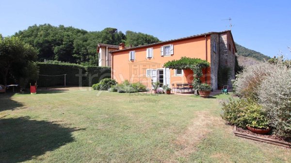casa indipendente in vendita a Lucca in zona Ponte a Moriano