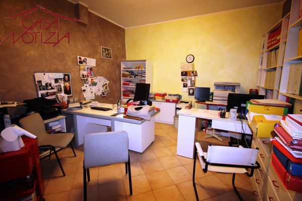ufficio in vendita a Lucca in zona Centro Città