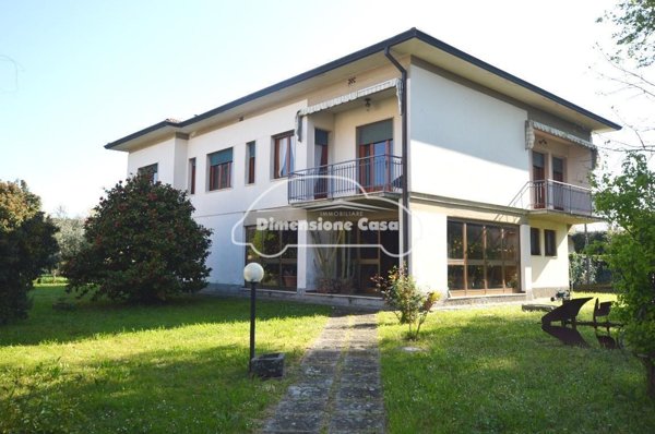 casa indipendente in vendita a Lucca in zona zona Sorbano