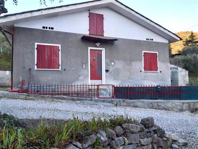 casa semindipendente in vendita a Lucca in zona Maggiano