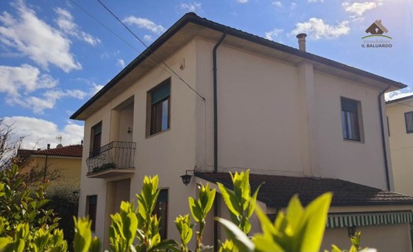 casa indipendente in vendita a Lucca in zona zona San Marco