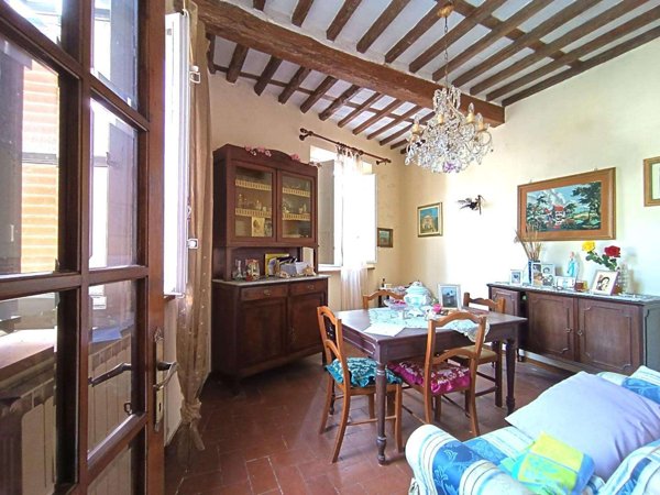 intera palazzina in vendita a Lucca in zona Ponte a Moriano