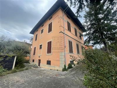 casa indipendente in vendita a Lucca in zona Centro Città