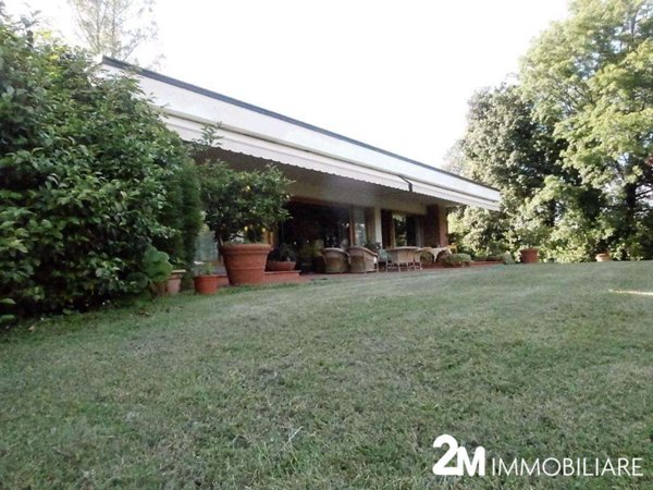 casa indipendente in vendita a Lucca