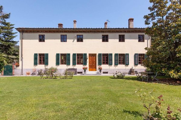 casa indipendente in vendita a Lucca in zona Monte San Quirico