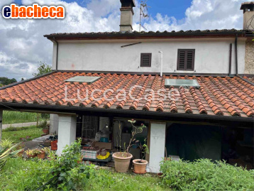 appartamento in vendita a Lucca in zona Arliano