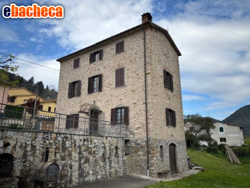 casa indipendente in vendita a Lucca in zona Santa Maria del Giudice