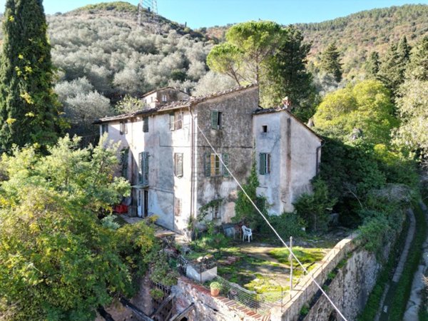 casa indipendente in vendita a Lucca in zona Centro Città