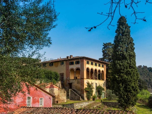 casa indipendente in vendita a Lucca in zona Maggiano