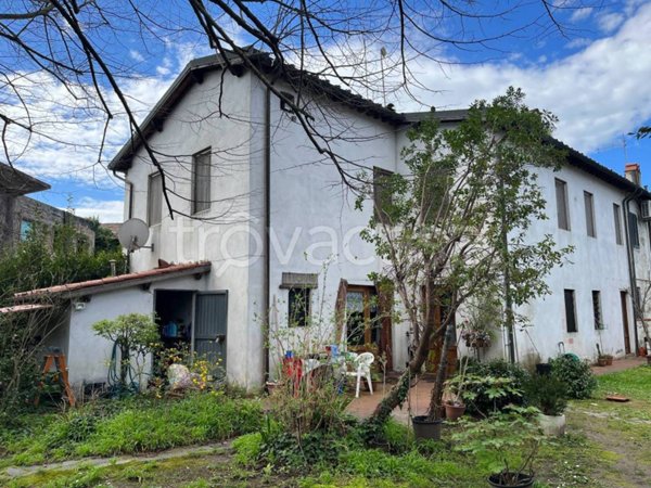casa indipendente in vendita a Lucca in zona zona San Marco