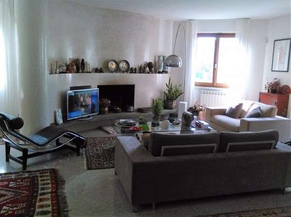 casa indipendente in vendita a Lucca