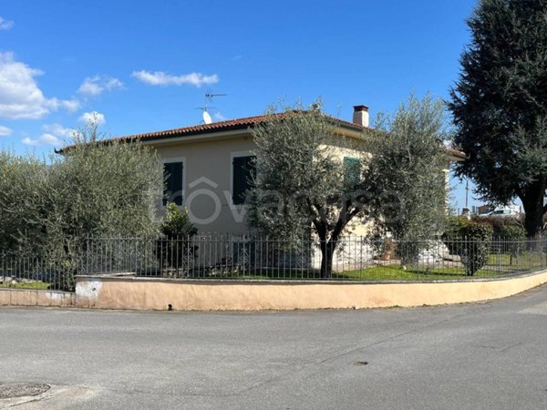 casa indipendente in vendita a Lucca in zona Monte San Quirico