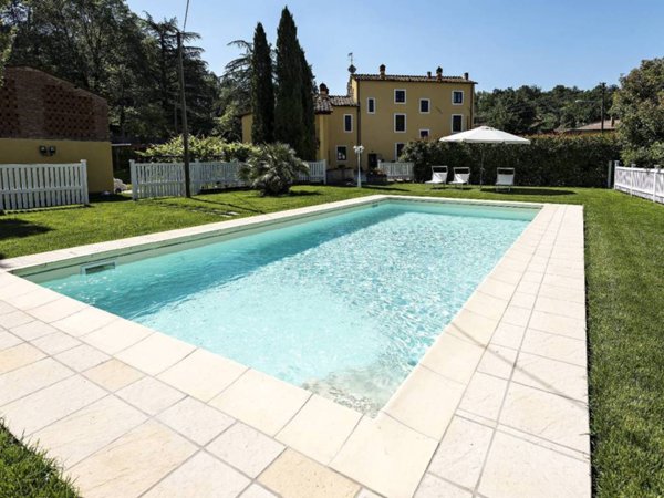 casa indipendente in vendita a Lucca in zona Ponte San Pietro