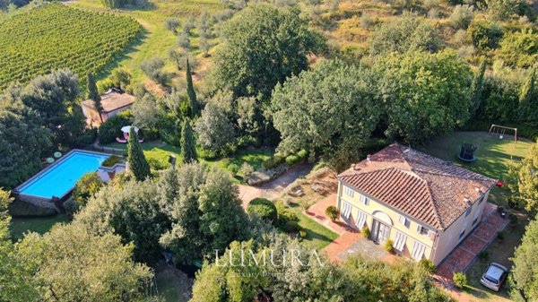 casa indipendente in vendita a Lucca in zona Ponte a Moriano