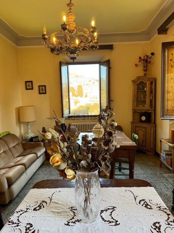 casa indipendente in vendita a Lucca in zona Mutigliano