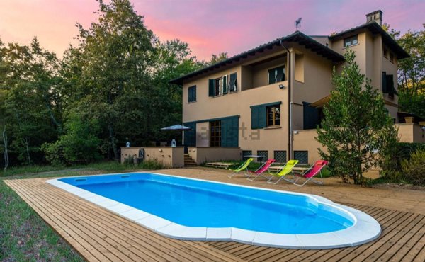 casa indipendente in vendita a Lucca in zona Monte San Quirico