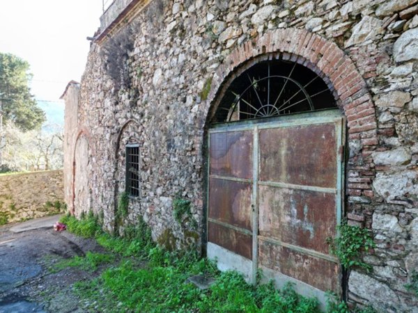 casa indipendente in vendita a Lucca