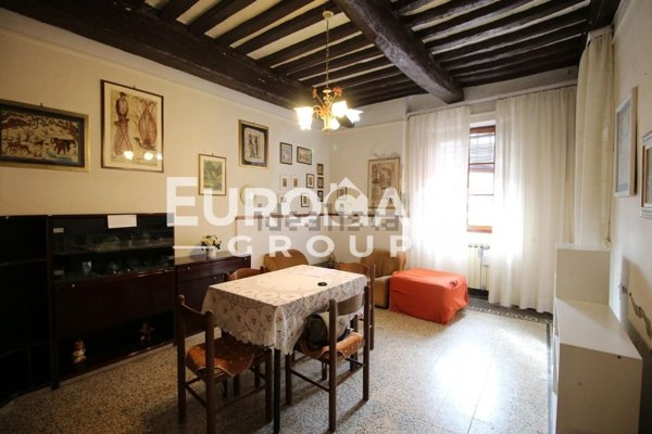 casa indipendente in vendita a Lucca in zona San Lorenzo a Vaccoli