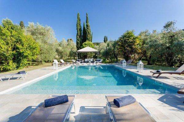 casa indipendente in vendita a Lucca in zona Fagnano