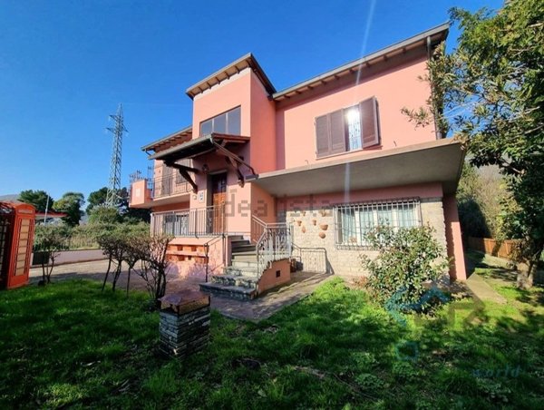 casa indipendente in vendita a Lucca in zona Santa Maria del Giudice