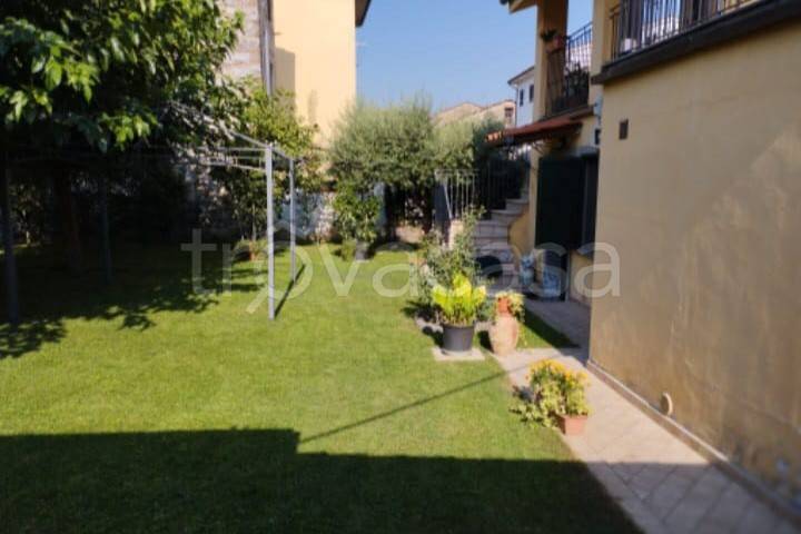 casa indipendente in vendita a Lucca in zona Zona San Concordio