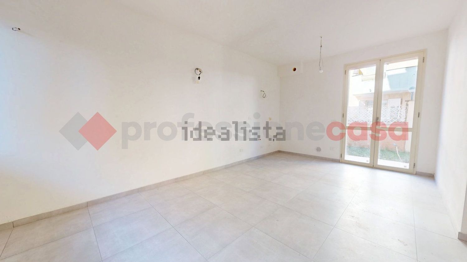 casa indipendente in vendita a Lucca