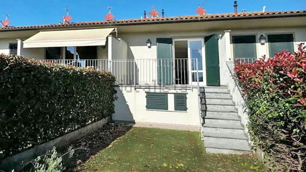 casa indipendente in vendita a Lucca in zona Sant'Alessio