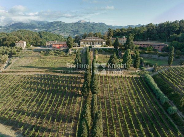 casa indipendente in vendita a Lucca in zona Mutigliano