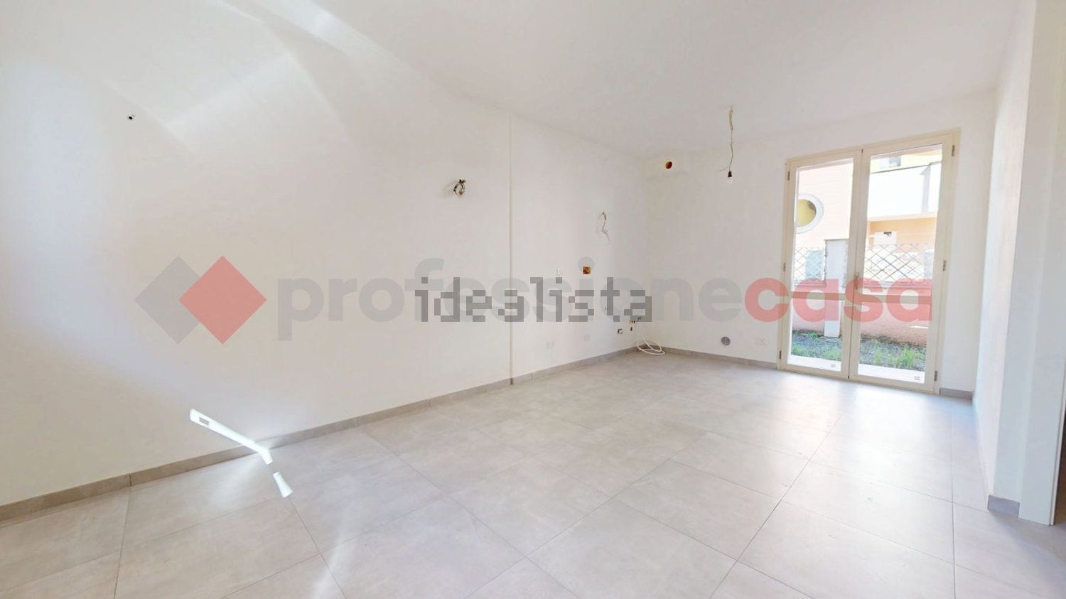 casa indipendente in vendita a Lucca