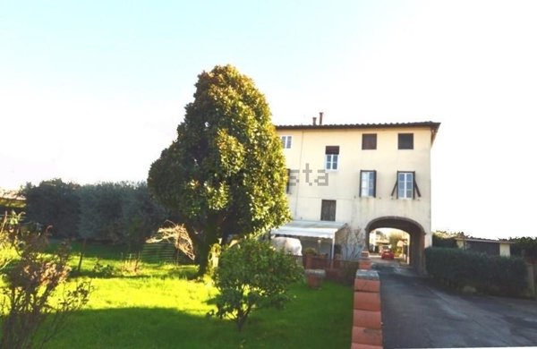 casa indipendente in vendita a Lucca in zona San Pietro a Vico