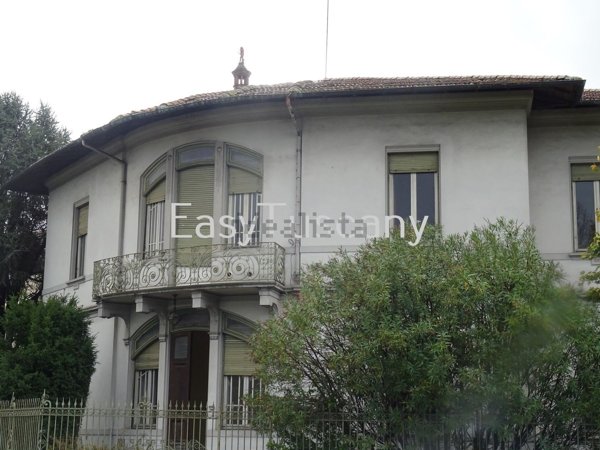 casa indipendente in vendita a Lucca in zona Centro Città