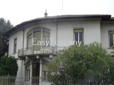 casa indipendente in vendita a Lucca in zona Centro Città