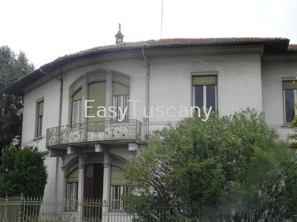 casa indipendente in vendita a Lucca in zona Centro Città