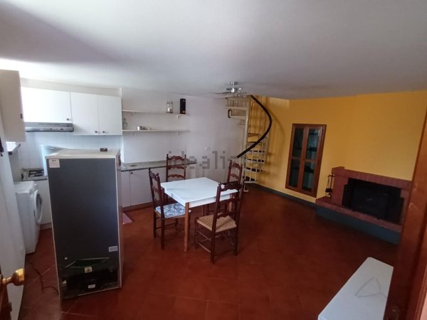 casa indipendente in vendita a Lucca in zona Monte San Quirico