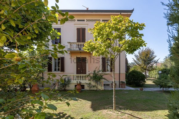 casa indipendente in vendita a Lucca in zona Sant'Anna