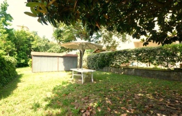 casa indipendente in vendita a Lucca in zona Picciorana
