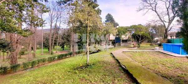 casa indipendente in vendita a Lucca in zona Centro Città