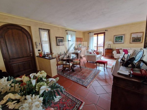 casa indipendente in vendita a Lucca in zona Nozzano