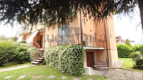 casa indipendente in vendita a Lucca in zona Centro Città