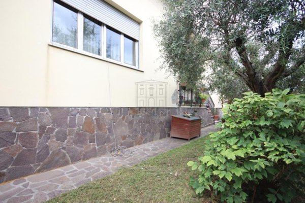 casa indipendente in vendita a Lucca in zona Zona San Concordio