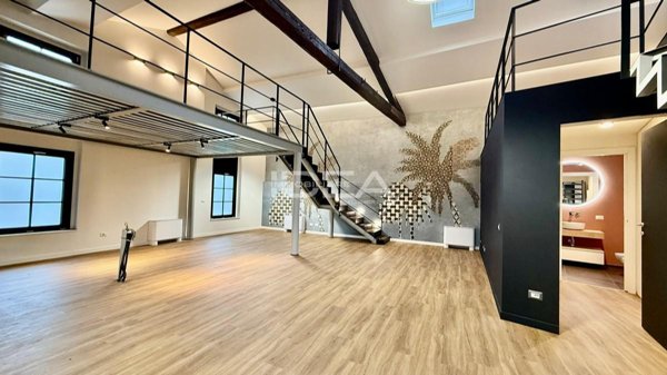 casa indipendente in vendita a Lucca in zona Centro Città