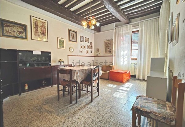 casa indipendente in vendita a Lucca in zona San Lorenzo a Vaccoli