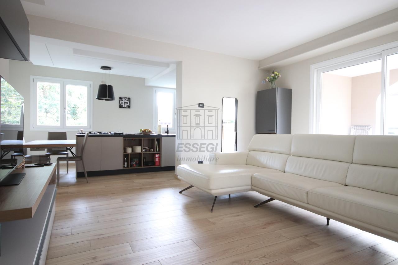 casa indipendente in vendita a Lucca