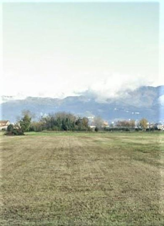 terreno agricolo in vendita a Lucca in zona Nave