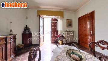 casa indipendente in vendita a Lucca in zona Centro Città
