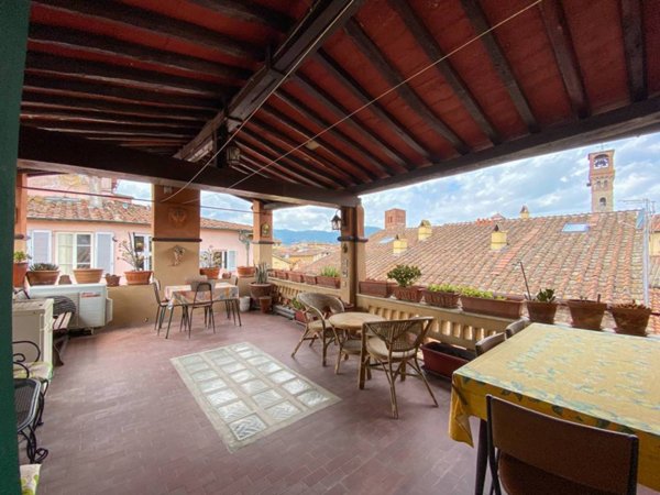 appartamento in vendita a Lucca in zona Centro Città