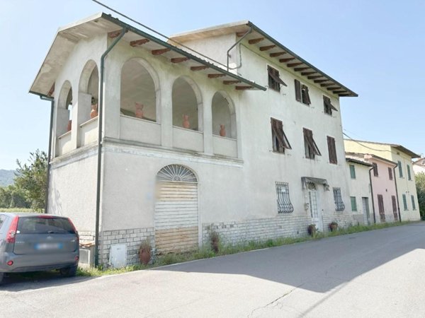 appartamento in vendita a Lucca in zona Centro Città