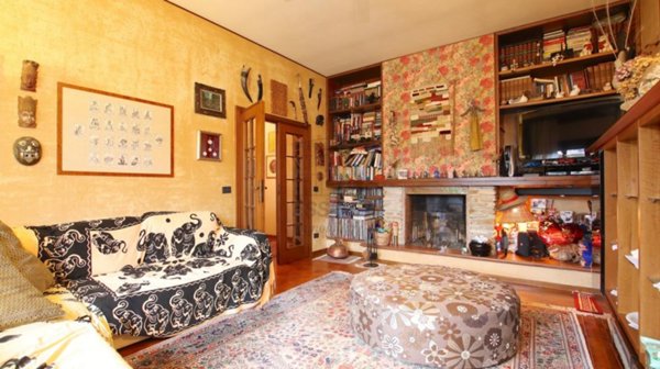 casa indipendente in vendita a Lucca in zona Centro Città