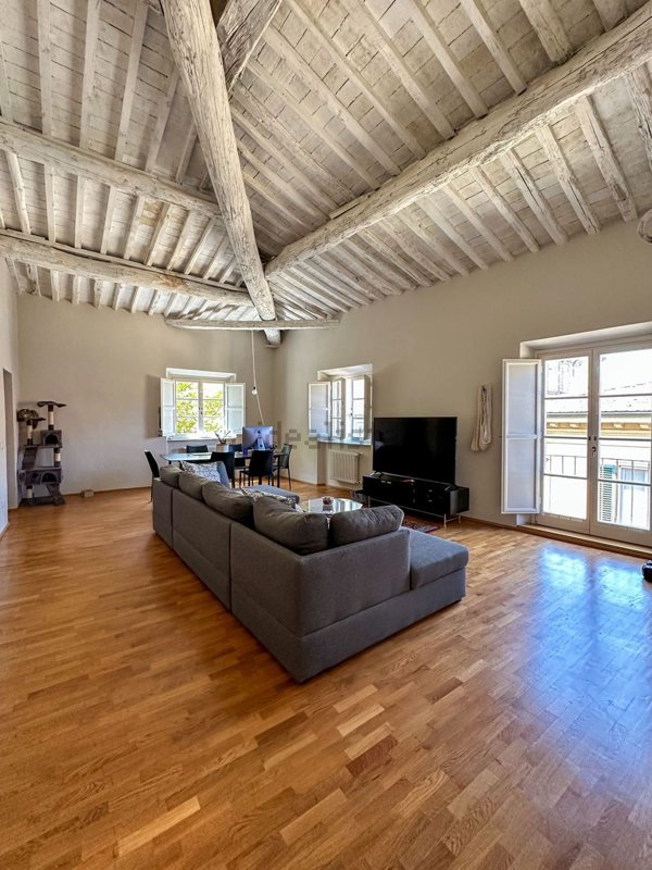 appartamento in vendita a Lucca in zona Centro Città